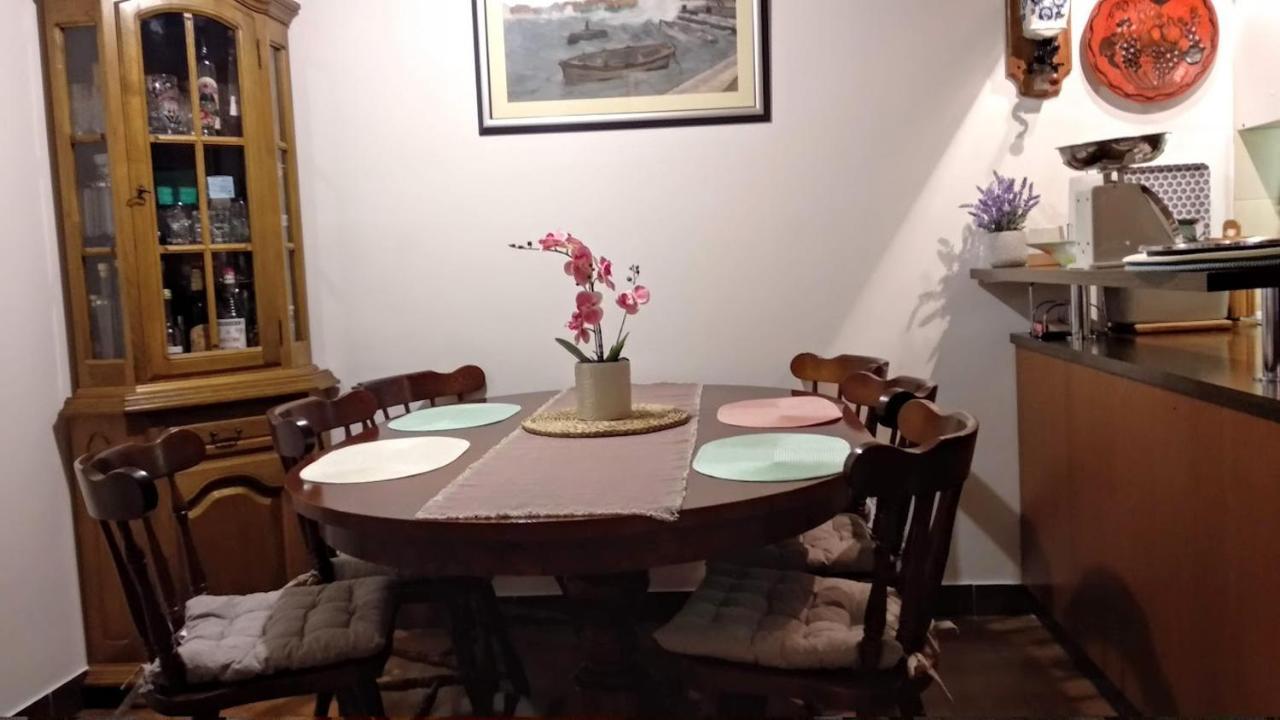 Apartman Tonka Kaštela Exteriör bild